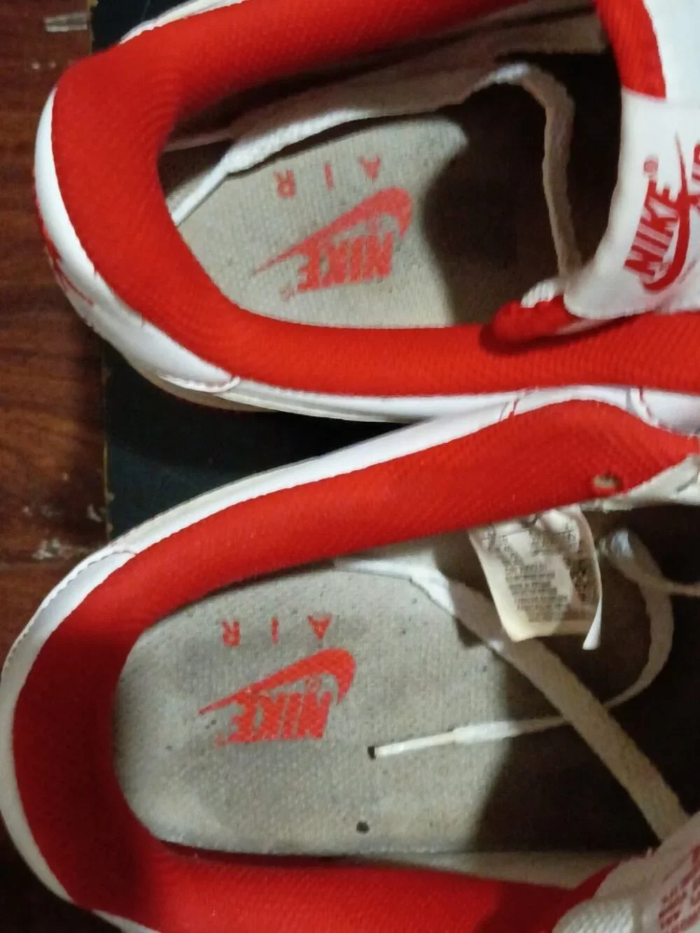 Nike Air Force 1 Sneakers Mens Size 11 US White University Red Shoes CV1724-100